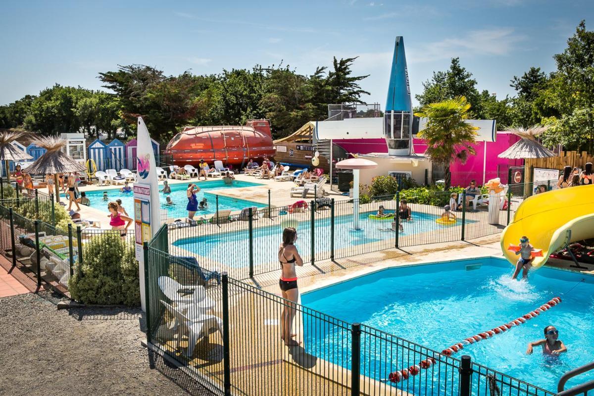 Camping Insolite Le Haut Village Saint-Michel-Chef-Chef Eksteriør billede