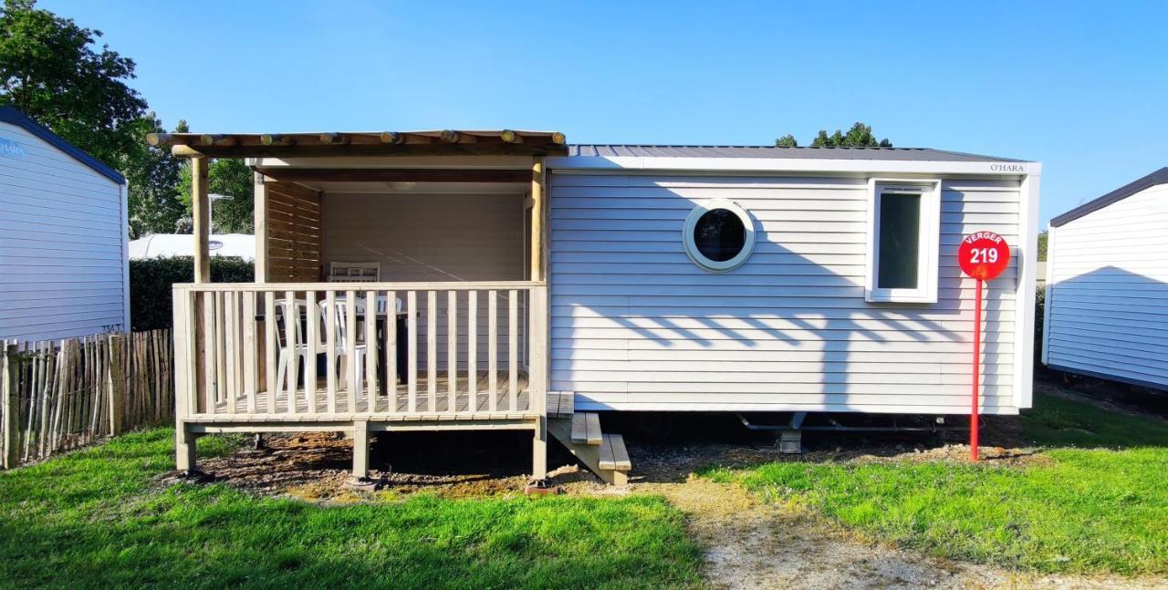Camping Insolite Le Haut Village Saint-Michel-Chef-Chef Eksteriør billede