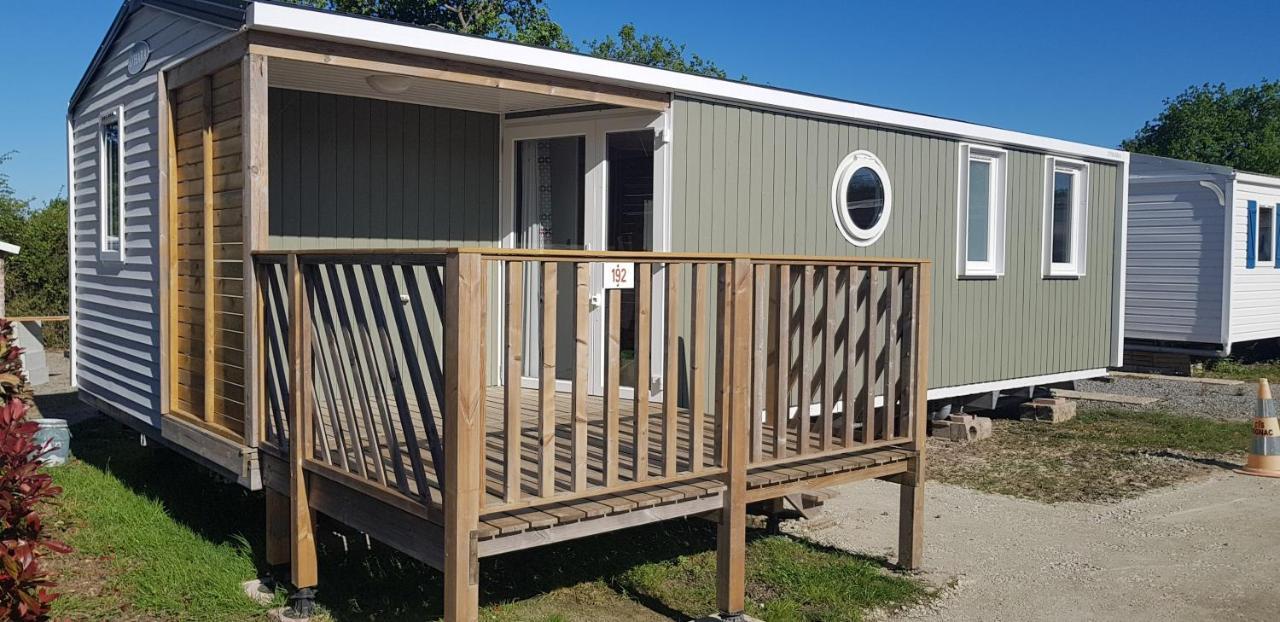 Camping Insolite Le Haut Village Saint-Michel-Chef-Chef Eksteriør billede
