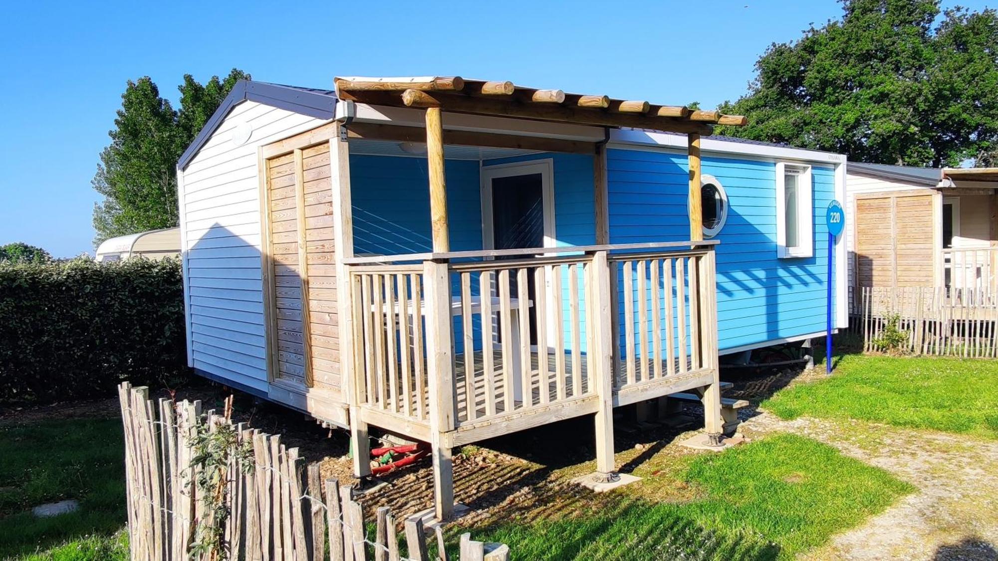 Camping Insolite Le Haut Village Saint-Michel-Chef-Chef Eksteriør billede