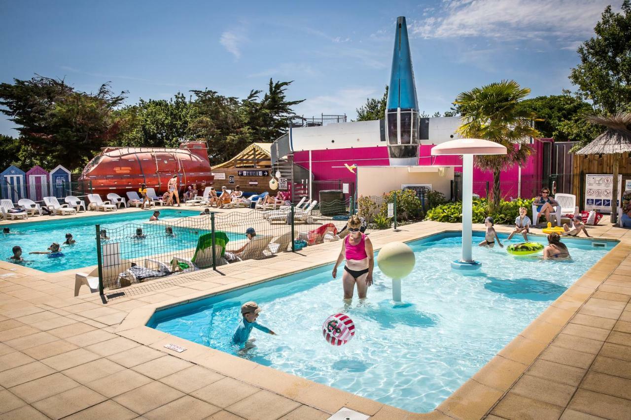 Camping Insolite Le Haut Village Saint-Michel-Chef-Chef Eksteriør billede