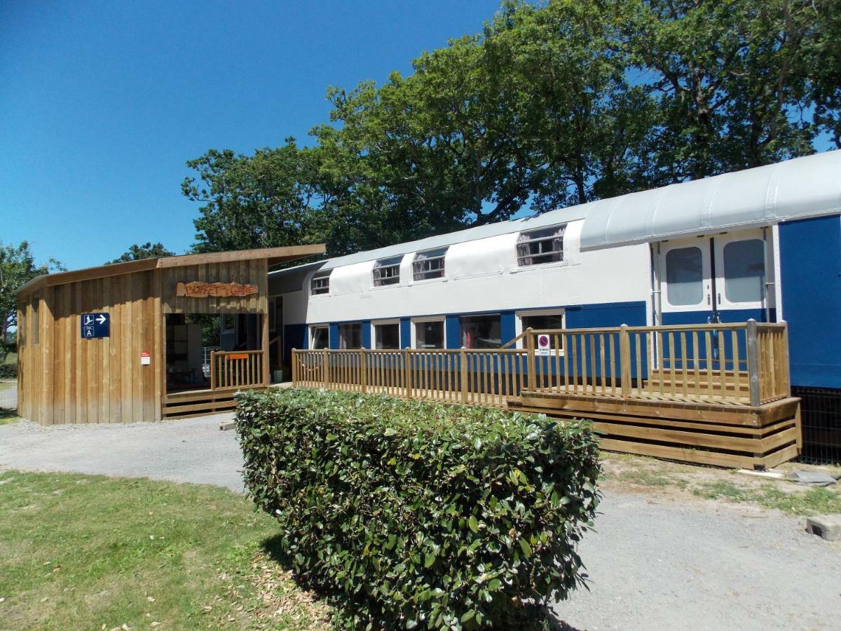 Camping Insolite Le Haut Village Saint-Michel-Chef-Chef Eksteriør billede