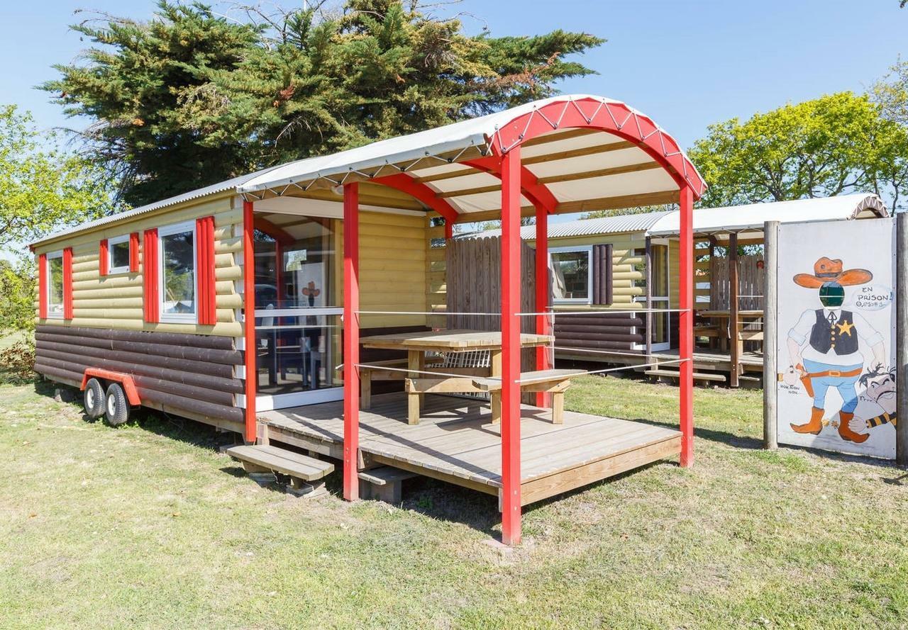 Camping Insolite Le Haut Village Saint-Michel-Chef-Chef Eksteriør billede